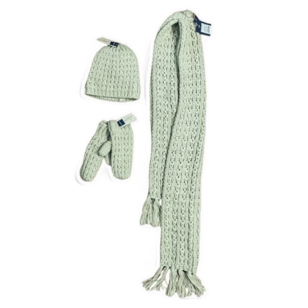 NWT Hand knitted bundle up winter bundle